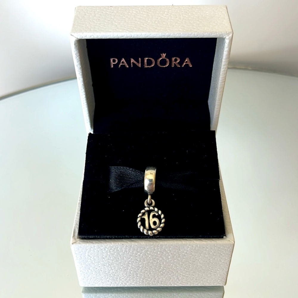 Pandora Sweet 16 Charm